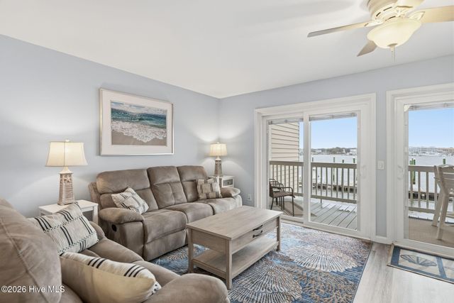 1401 Canal Drive Apt 3, Carolina Beach, NC 28428