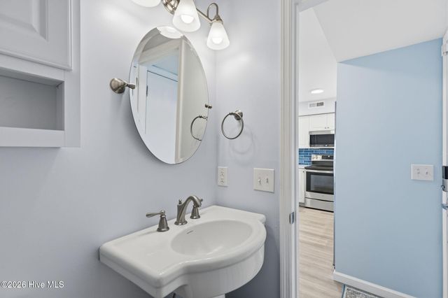 1401 Canal Drive Apt 3, Carolina Beach, NC 28428