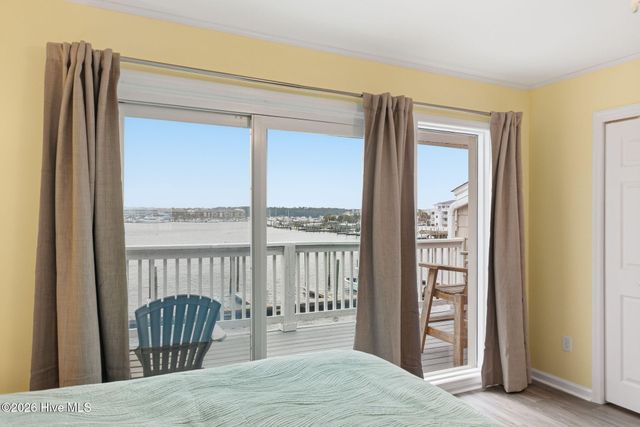 1401 Canal Drive Apt 3, Carolina Beach, NC 28428
