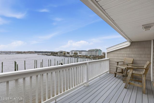 1401 Canal Drive Apt 3, Carolina Beach, NC 28428