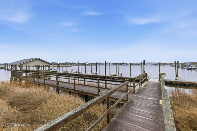 1401 Canal Drive Apt 3, Carolina Beach, NC 28428