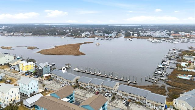 1401 Canal Drive Apt 3, Carolina Beach, NC 28428