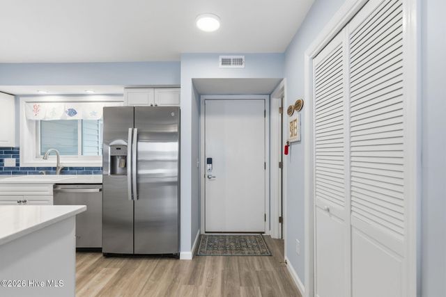 1401 Canal Drive Apt 3, Carolina Beach, NC 28428