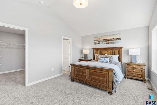 2720 S Copper Creek Ave Avenue, Sioux Falls, SD 57110