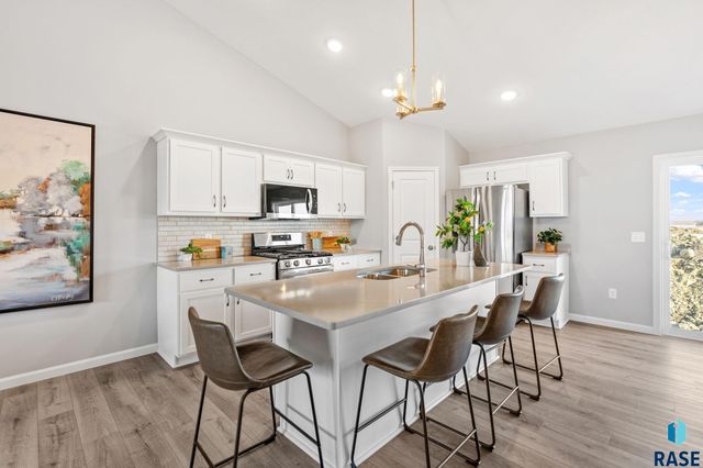 2720 S Copper Creek Ave Avenue, Sioux Falls, SD 57110