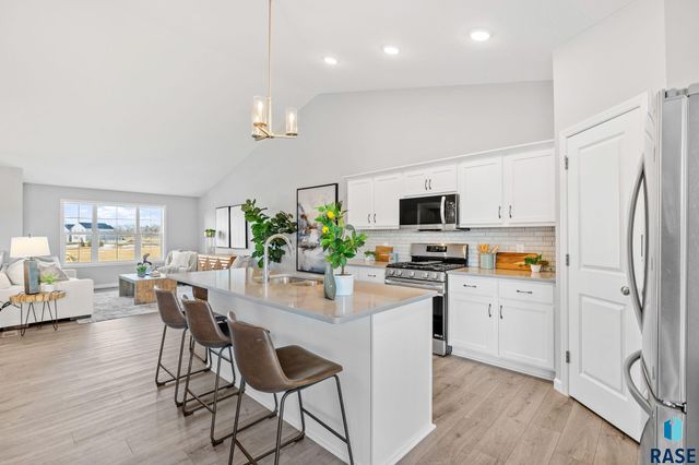 2720 S Copper Creek Ave Avenue, Sioux Falls, SD 57110