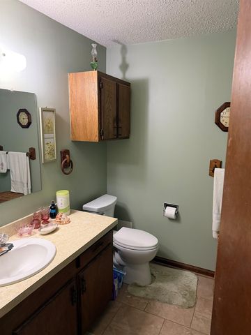 125 Oakview Dr, Houma, LA 70364