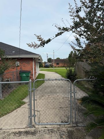 125 Oakview Dr, Houma, LA 70364