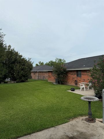 125 Oakview Dr, Houma, LA 70364