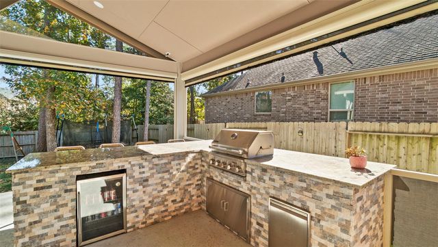 216 Elianne Lace Court, Conroe, TX 77318