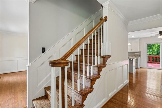 8253 HONEYSUCKLE RD, Manassas, VA 20112