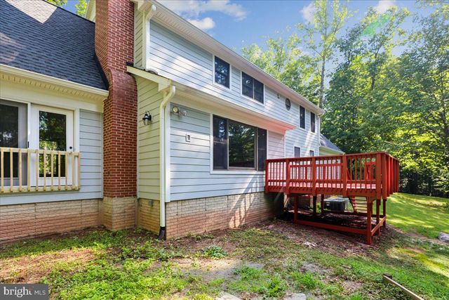 8253 HONEYSUCKLE RD, Manassas, VA 20112