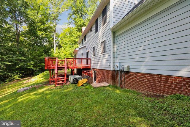 8253 HONEYSUCKLE RD, Manassas, VA 20112