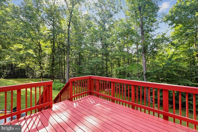 8253 HONEYSUCKLE RD, Manassas, VA 20112