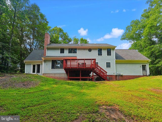 8253 HONEYSUCKLE RD, Manassas, VA 20112