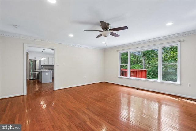 8253 HONEYSUCKLE RD, Manassas, VA 20112