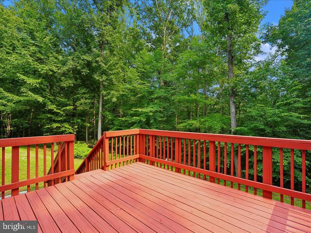 8253 HONEYSUCKLE RD, Manassas, VA 20112