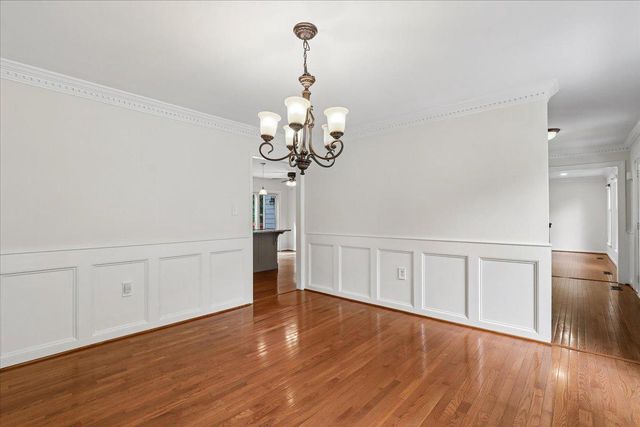 8253 HONEYSUCKLE RD, Manassas, VA 20112