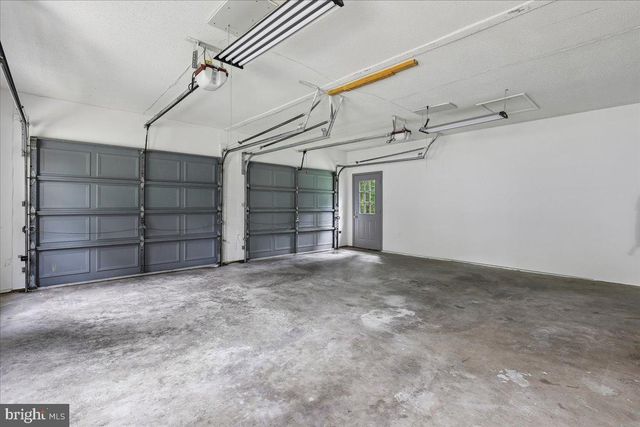 8253 HONEYSUCKLE RD, Manassas, VA 20112