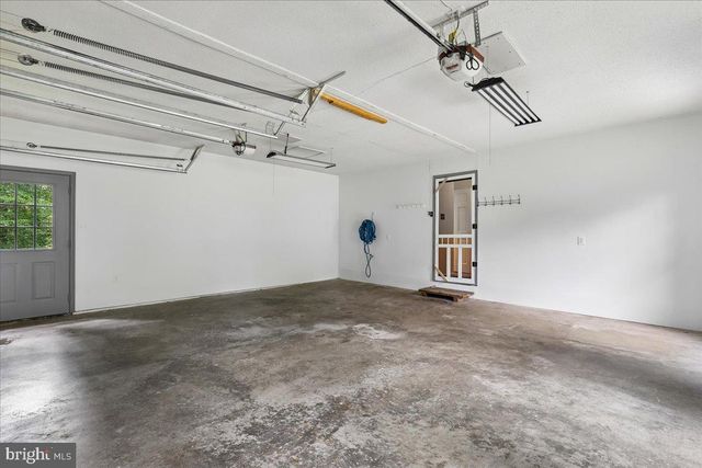 8253 HONEYSUCKLE RD, Manassas, VA 20112