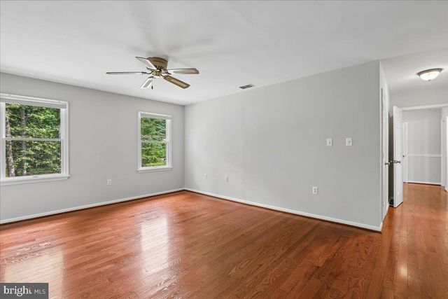 8253 HONEYSUCKLE RD, Manassas, VA 20112