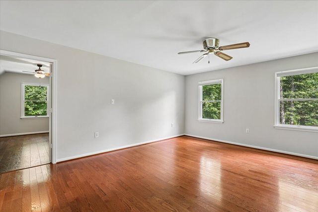 8253 HONEYSUCKLE RD, Manassas, VA 20112