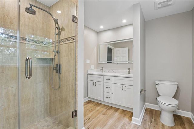 8253 HONEYSUCKLE RD, Manassas, VA 20112