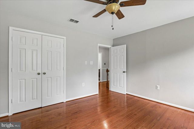 8253 HONEYSUCKLE RD, Manassas, VA 20112