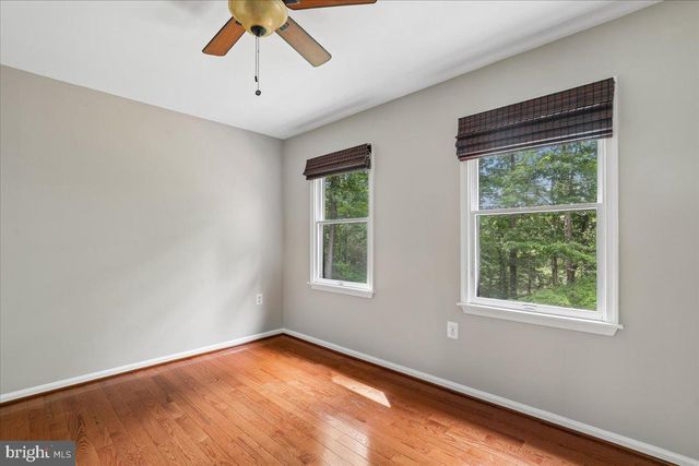 8253 HONEYSUCKLE RD, Manassas, VA 20112
