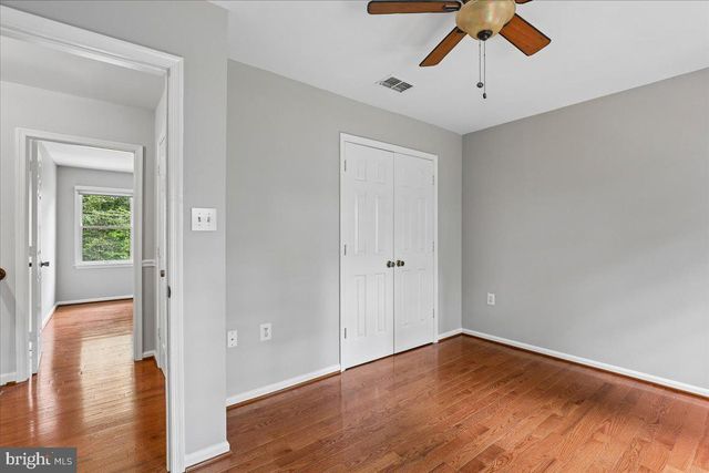 8253 HONEYSUCKLE RD, Manassas, VA 20112