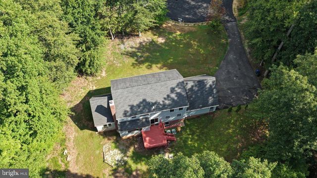 8253 HONEYSUCKLE RD, Manassas, VA 20112