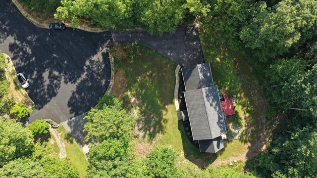 8253 HONEYSUCKLE RD, Manassas, VA 20112