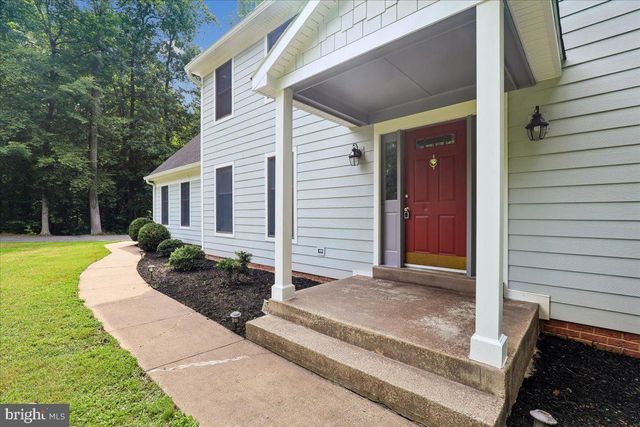 8253 HONEYSUCKLE RD, Manassas, VA 20112