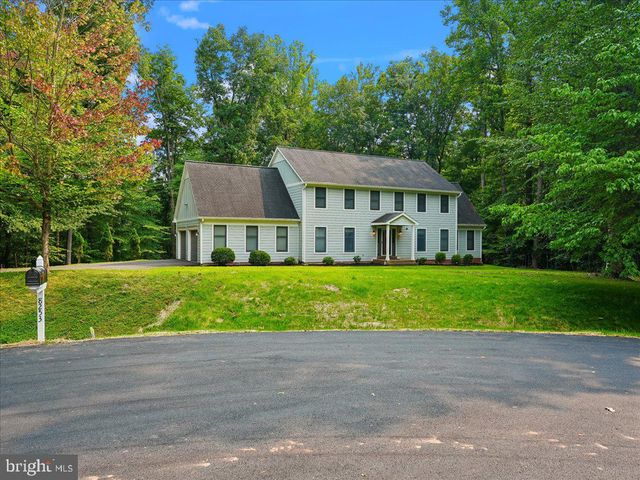 8253 HONEYSUCKLE RD, Manassas, VA 20112