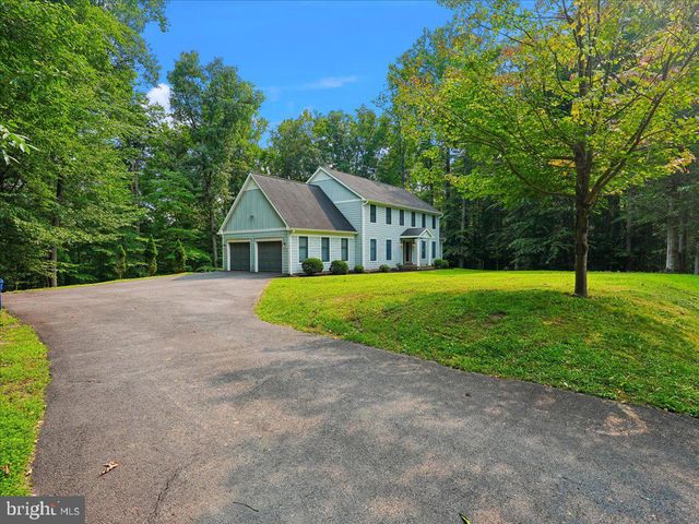 8253 HONEYSUCKLE RD, Manassas, VA 20112