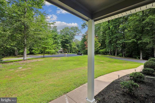 8253 HONEYSUCKLE RD, Manassas, VA 20112