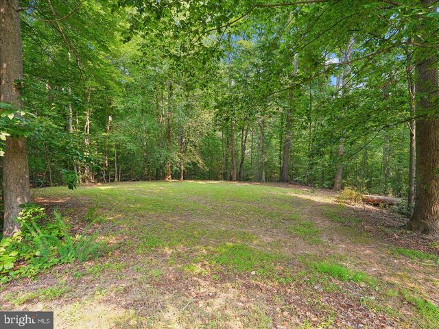 8253 HONEYSUCKLE RD, Manassas, VA 20112