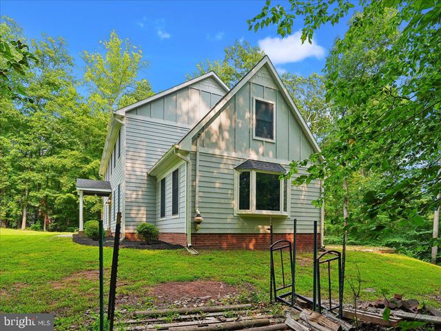 8253 HONEYSUCKLE RD, Manassas, VA 20112