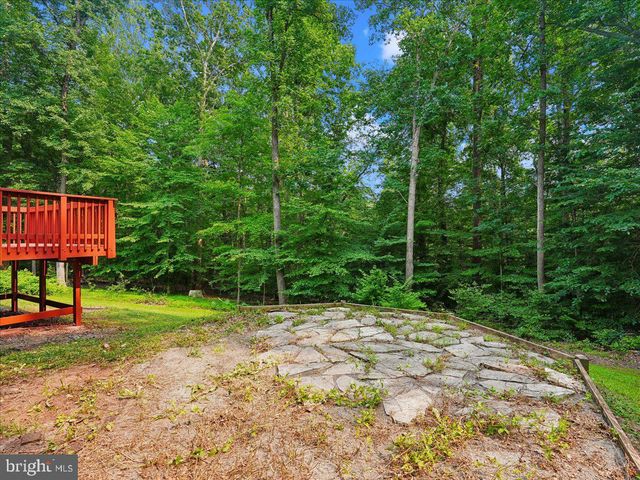 8253 HONEYSUCKLE RD, Manassas, VA 20112