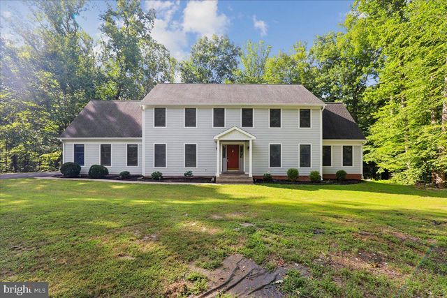 8253 HONEYSUCKLE RD, Manassas, VA 20112