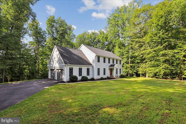 8253 HONEYSUCKLE RD, Manassas, VA 20112