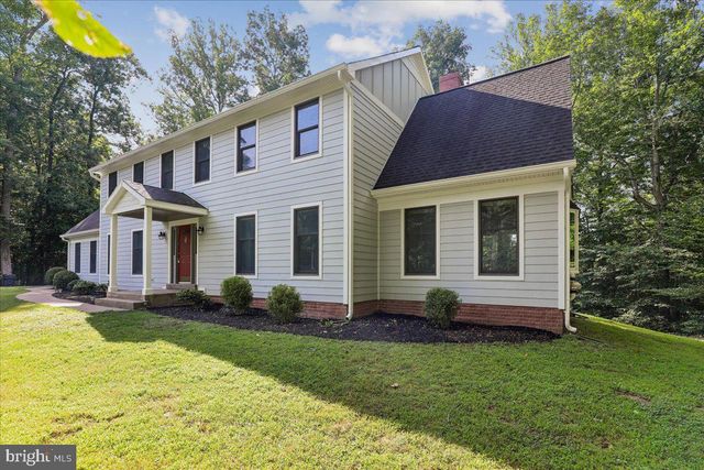 8253 HONEYSUCKLE RD, Manassas, VA 20112