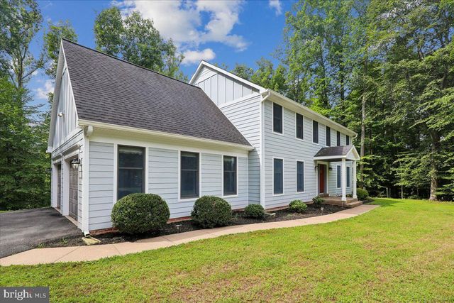 8253 HONEYSUCKLE RD, Manassas, VA 20112