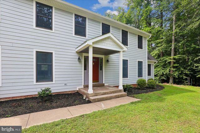 8253 HONEYSUCKLE RD, Manassas, VA 20112