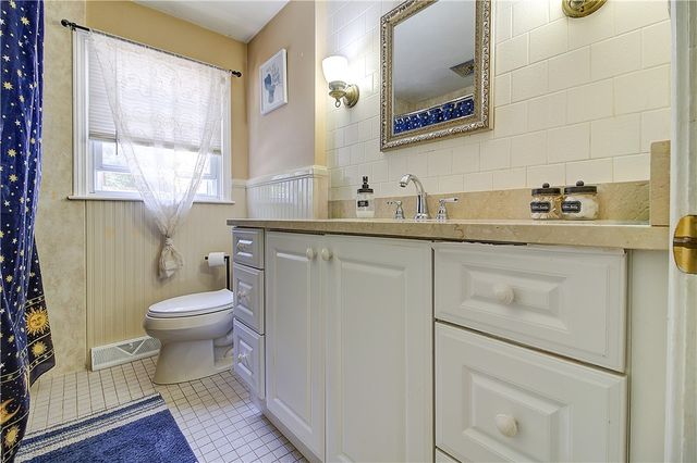 55 Marshall Avenue, Warwick, RI 02886
