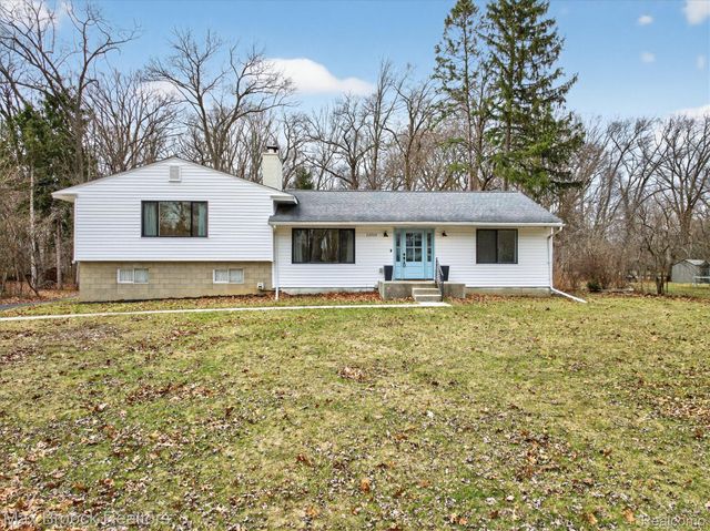 22525 Riverdale Drive, Southfield, MI 48033