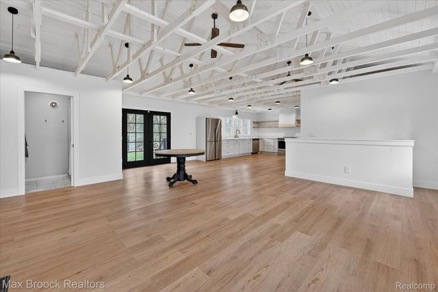 22525 Riverdale Drive, Southfield, MI 48033