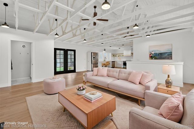 22525 Riverdale Drive, Southfield, MI 48033