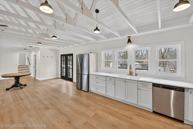 22525 Riverdale Drive, Southfield, MI 48033