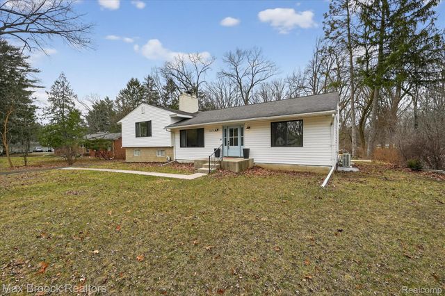 22525 Riverdale Drive, Southfield, MI 48033